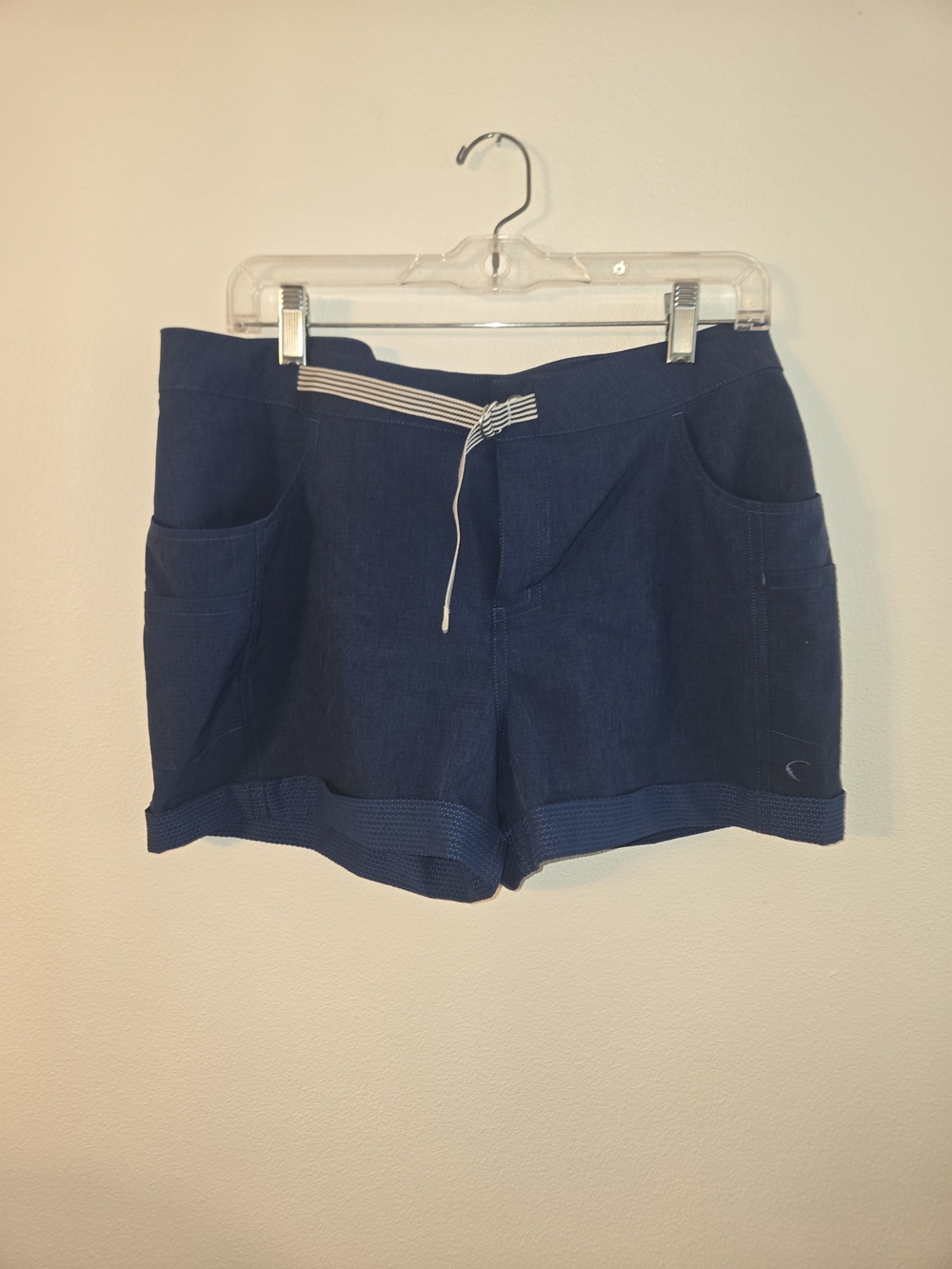 Zyia Navy Drawstring Roll-Hem Athletic Shorts